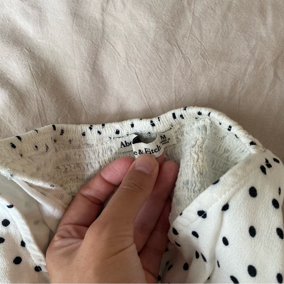 Abercrombie & Fitch Polka Dot Blouse with Open Back - Picture 4 of 4